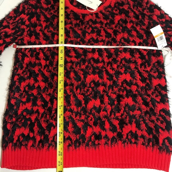 Two by Vince Camuto Eyelash Sweater Red/Black Sm - Picture 4 of 4
